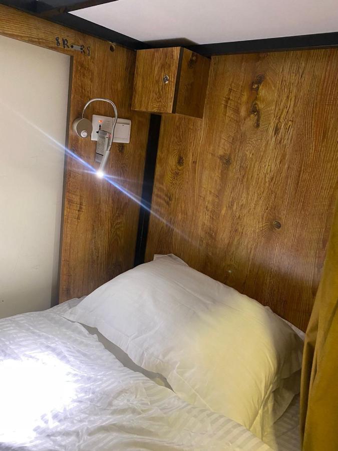 Lunar Hostel Plus Dubaj Exteriér fotografie
