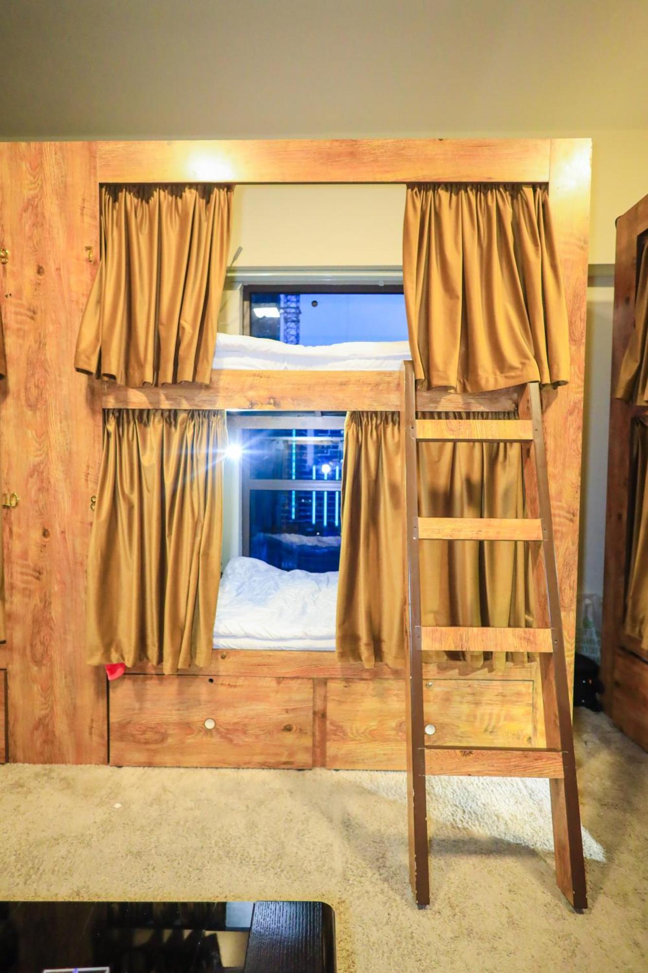 Lunar Hostel Plus Dubaj Exteriér fotografie